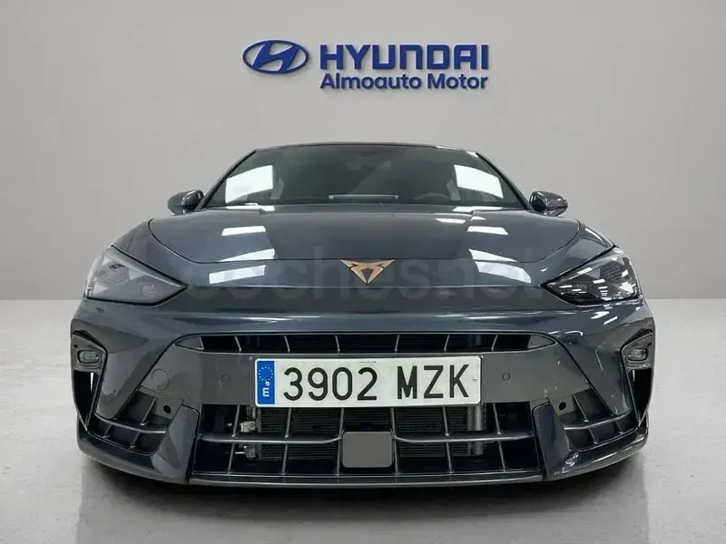 Usado Cupra Leon 150 CV (110 kW) 2025 Gris / plata Berlina