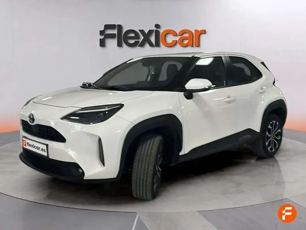 Usado Toyota Yaris Cross Style 116 CV (85 kW) 2024 Blanco SUV