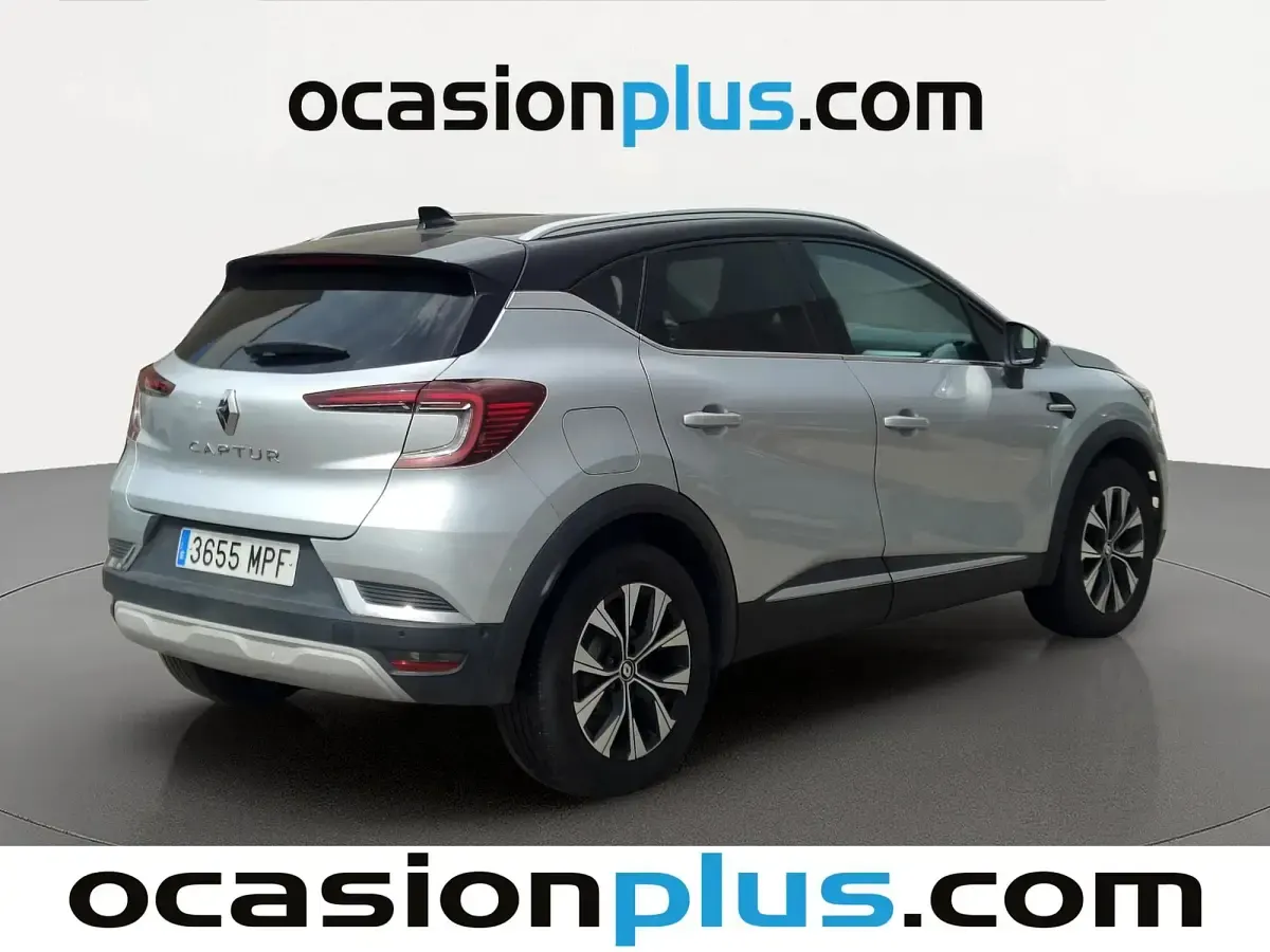 Usado Renault Captur Techno 90 CV (66 kW) 2024 Gris SUV