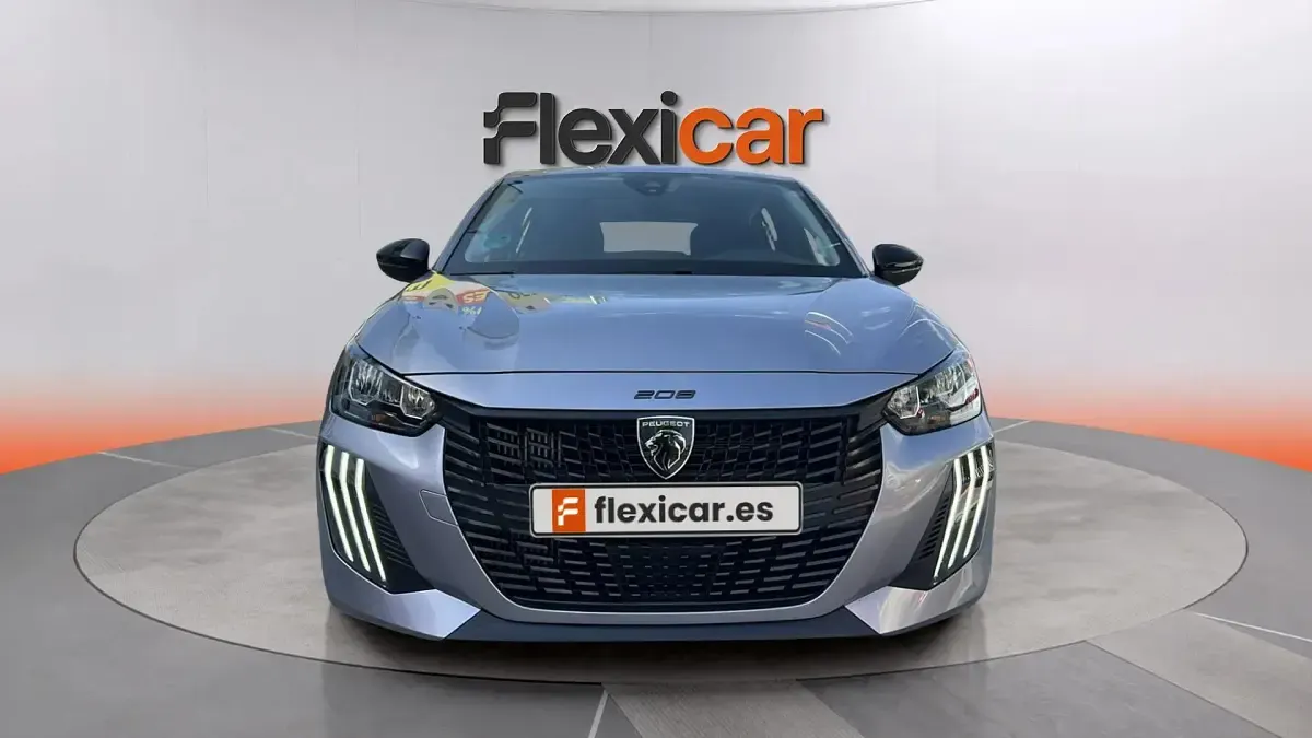 Usado Peugeot 208 Style 101 CV (74 kW) 2024 Gris Utilitario