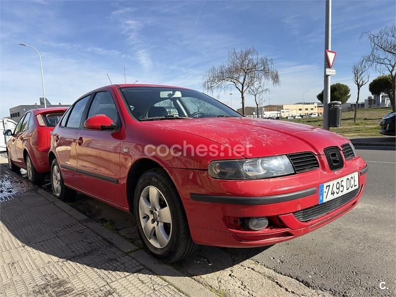 Usado Seat Leon Stella 105 CV (77 kW) 2004 Rojo Utilitario
