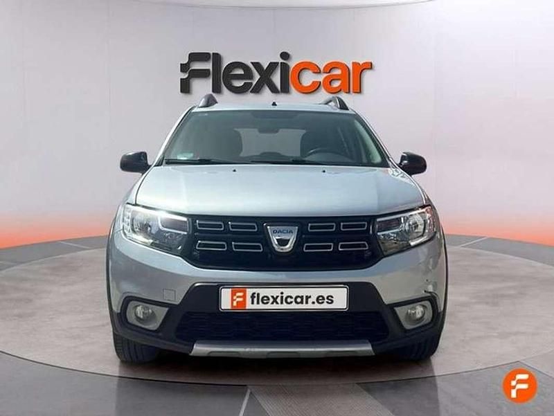 Usado Dacia Sandero Comfort 95 CV (69 kW) 2019 Gris Utilitario