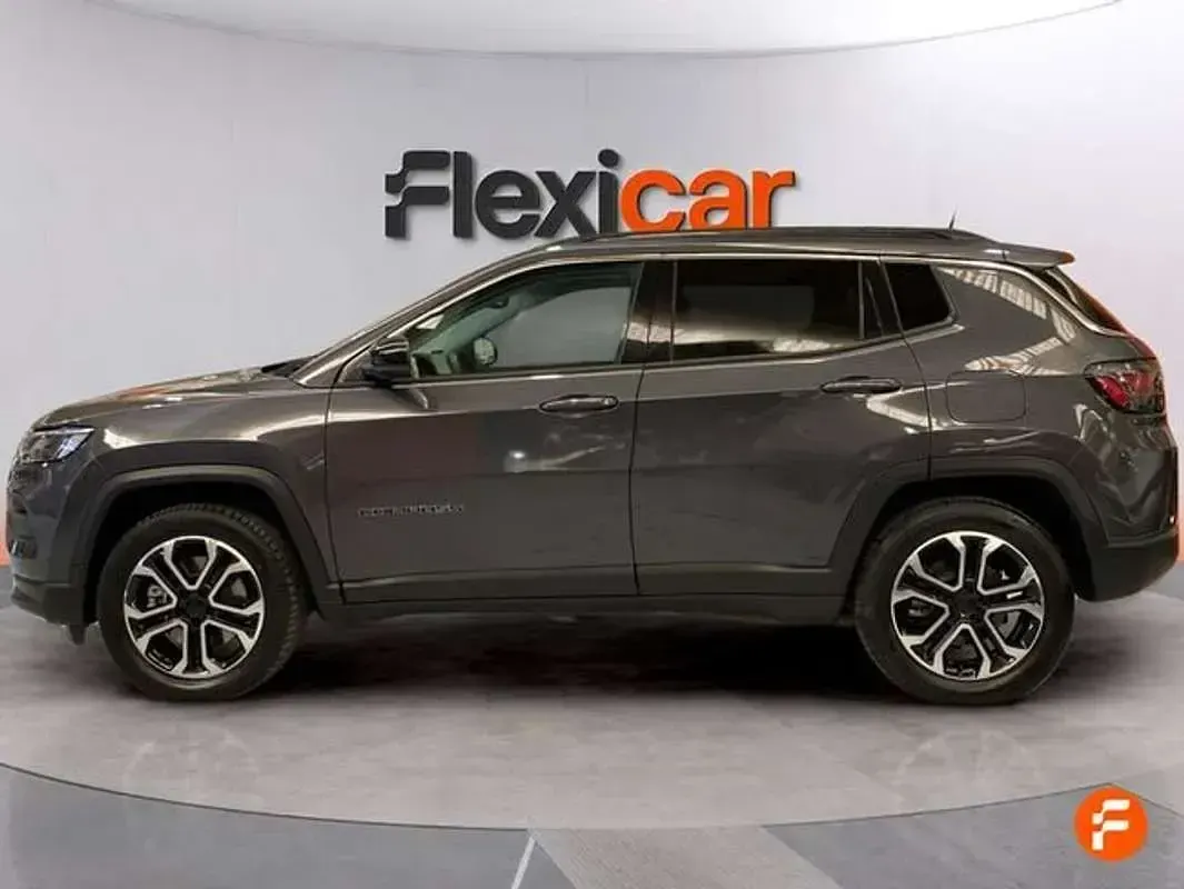 Usado Jeep Compass Limited 190 CV (139 kW) 2023 Gris SUV