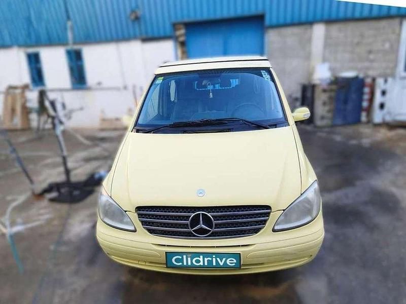 Usado Mercedes EQE300 150 CV (110 kW) 2005 Amarillo Monovolumen