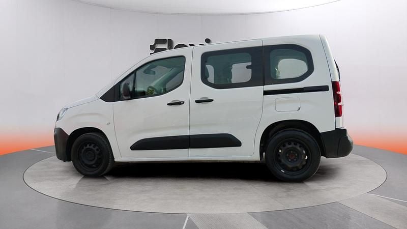 Usado Citroën Berlingo Live 102 CV (75 kW) 2021 Blanco Monovolumen