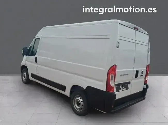 Usado Fiat Ducato 140 CV (102 kW) 2023 Blanco Van