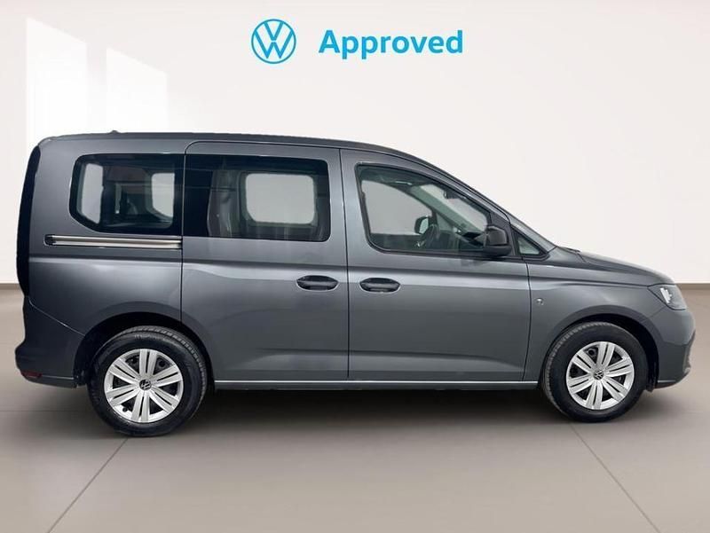 Usado VW Caddy 102 CV (75 kW) 2024 Gris indio metalizado Monovolumen