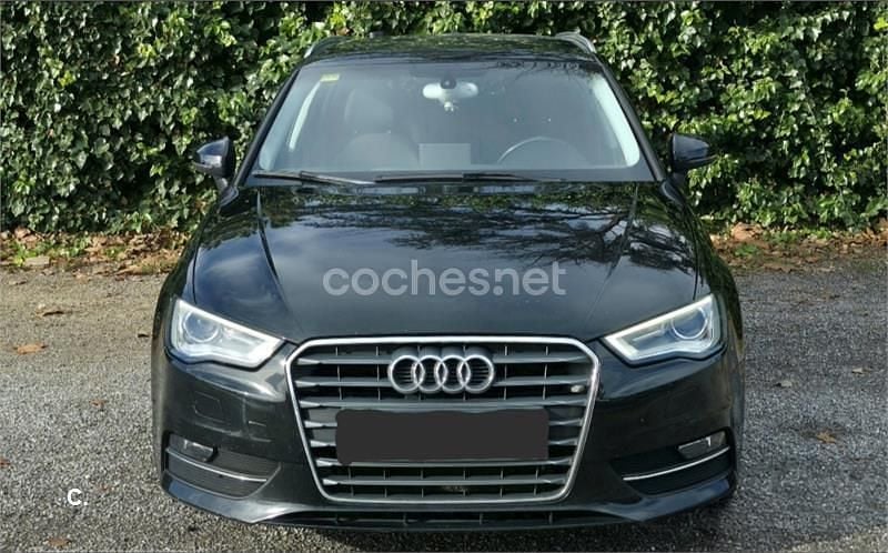 Usado Audi A3 Ambiente 110 CV (80 kW) 2015 Negro Berlina