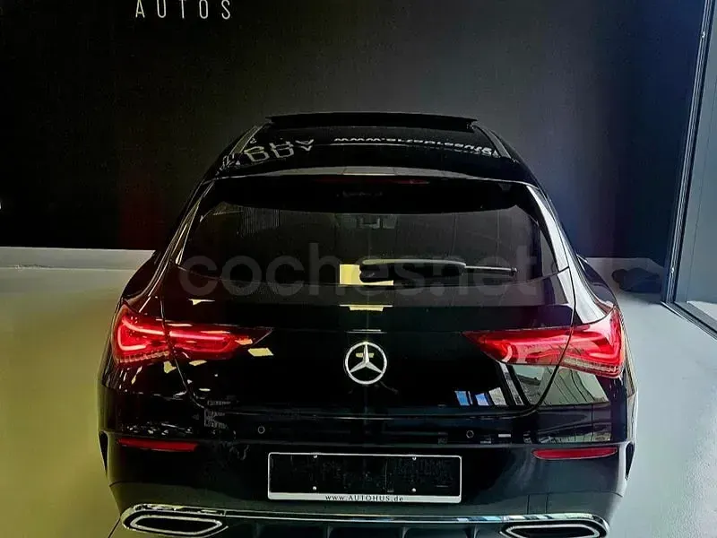 Usado Mercedes CLA200 Shooting Brake 150 CV (110 kW) 2021 Negro Familiar