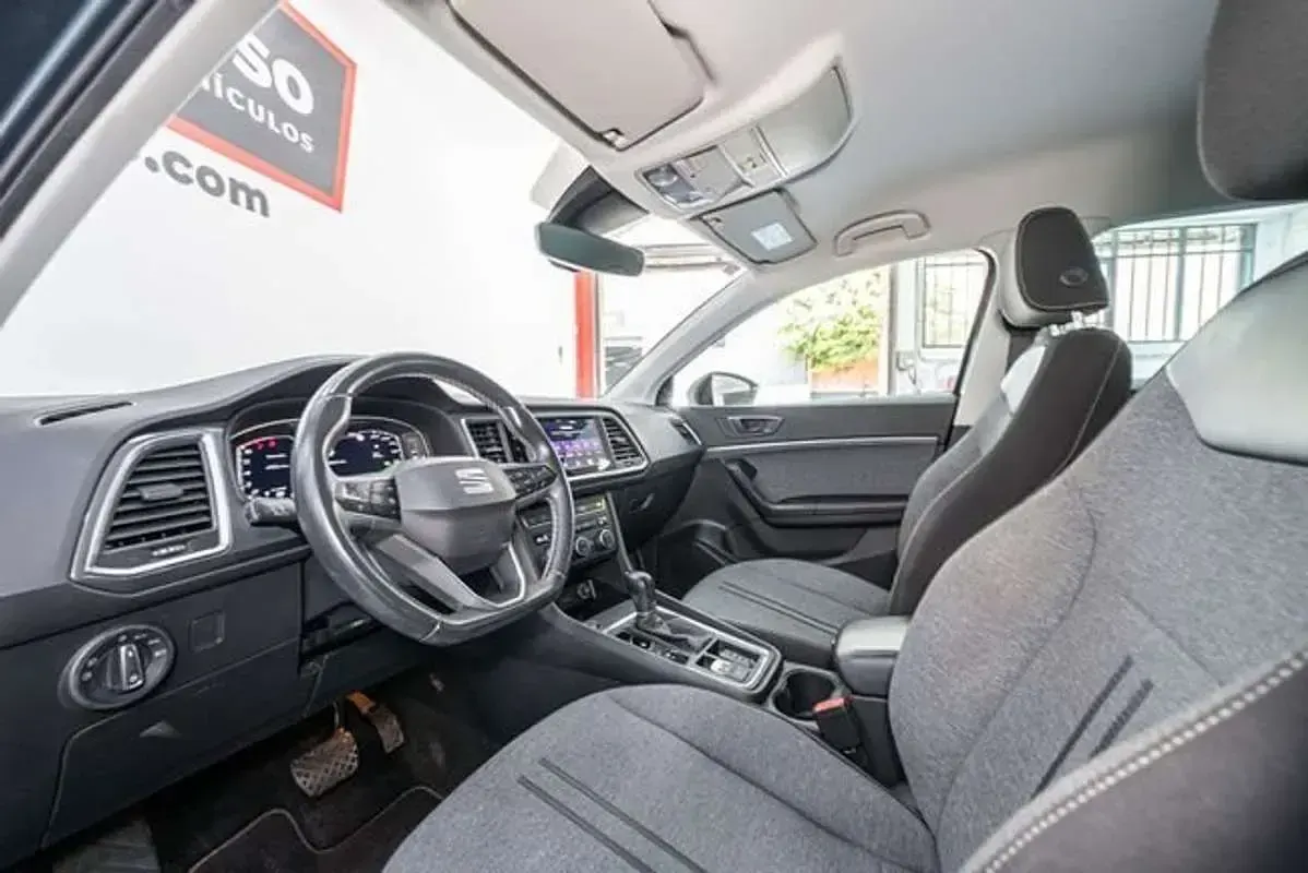 Usado Seat Ateca Xperience 150 CV (110 kW) 2021 Gris / plata SUV