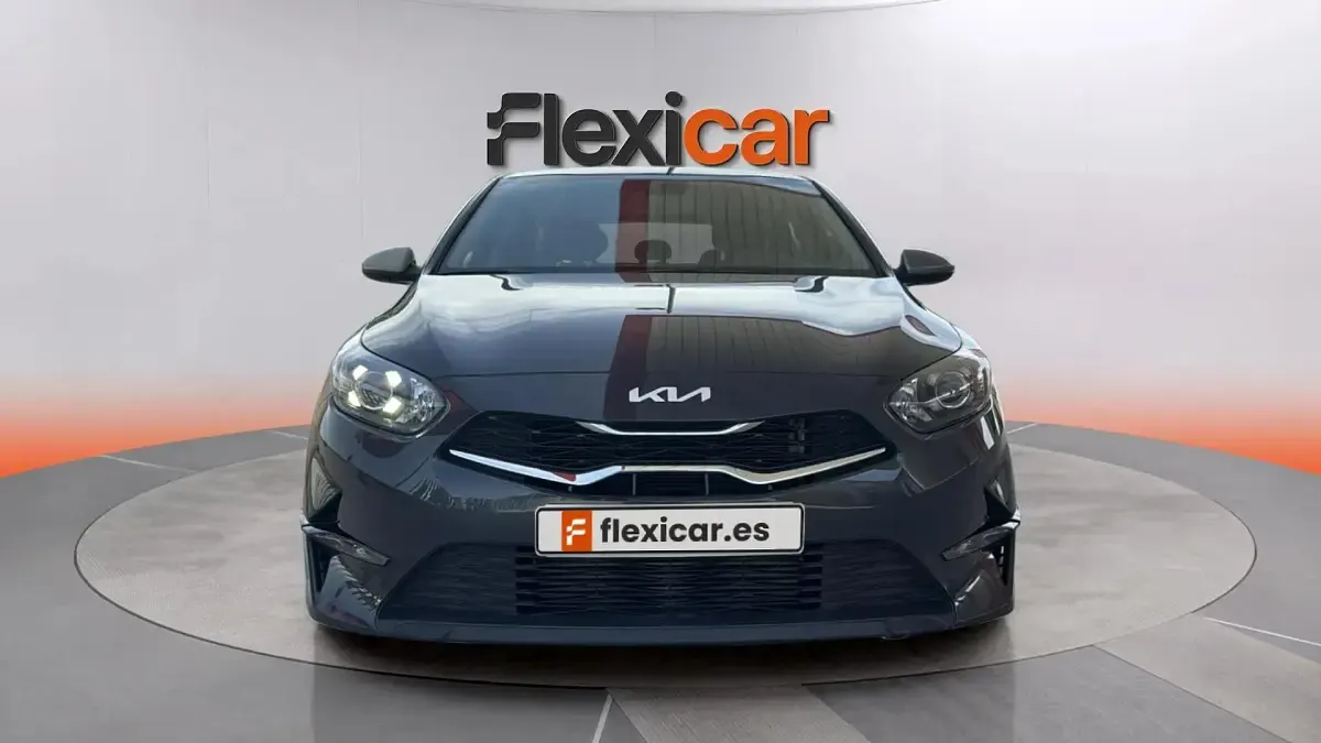 Usado Kia Ceed 120 CV (88 kW) 2023 Gris Utilitario