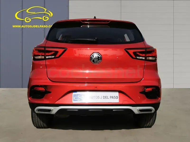 Usado MG ZS Comfort 106 CV (77 kW) 2022 Granate SUV