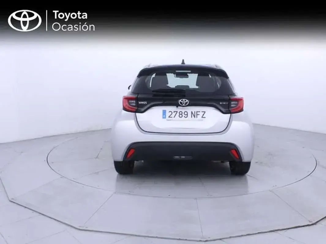 Usado Toyota Yaris Active 116 CV (85 kW) 2025 Gris Utilitario
