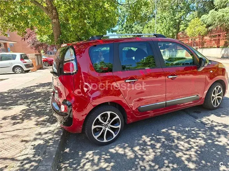 Usado Citroën C3 Picasso Feel 99 CV (72 kW) 2016 Rojo Monovolumen