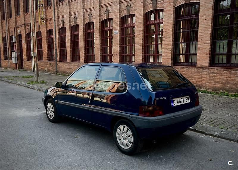Usado Citroën Saxo 58 CV (42 kW) 1997 Azul Utilitario