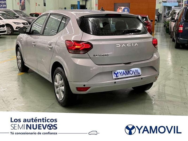 Usado Dacia Sandero Expression 91 CV (66 kW) 2023 Gris Utilitario