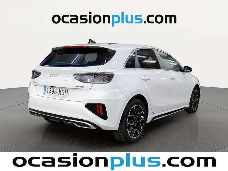 Usado Kia Ceed GT GT-Line 136 HP (100 kW) 2023 Branco Citadino