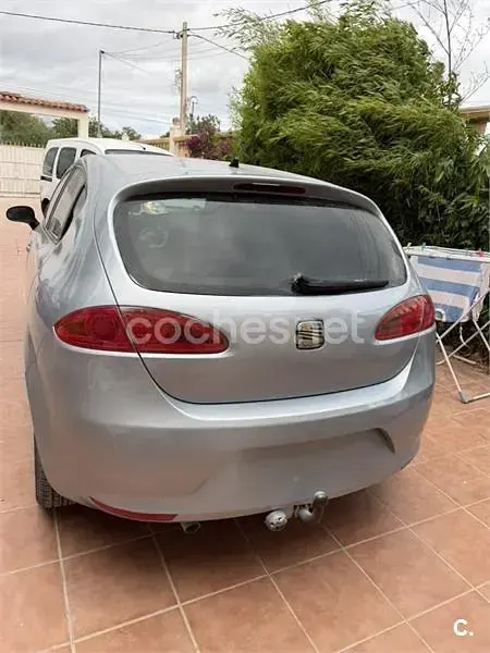 Usado Seat Leon Ecomotive 105 CV (77 kW) 2008 Gris / plata Utilitario