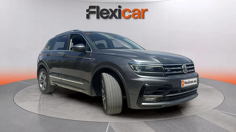 Usado VW Tiguan Sportline 150 CV (110 kW) 2019 Gris SUV