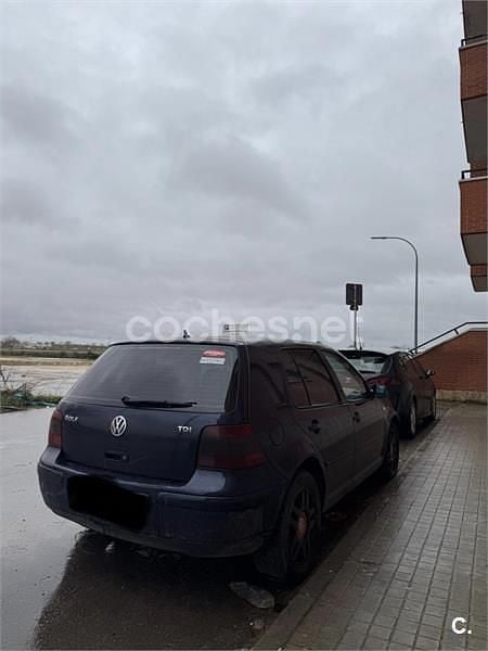 Usado VW Golf IV Highline 115 CV (84 kW) 2001 Azul Berlina