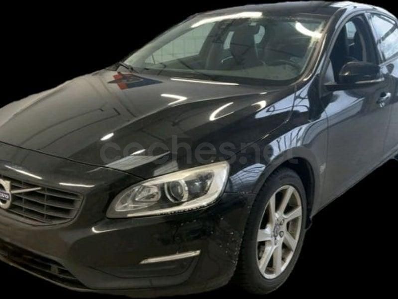Usado Volvo S60 Momentum 136 CV (100 kW) 2015 Negro Berlina