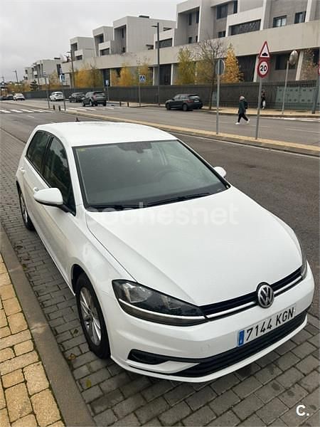 Usado VW Golf VII Advance 110 CV (80 kW) 2018 Blanco Familiar