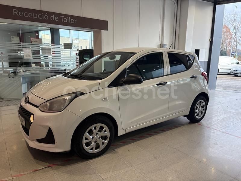 Blanco Usado 2016 Hyundai i10 Utilitario | 5999 € (Precio justo) - Imagen 1/4