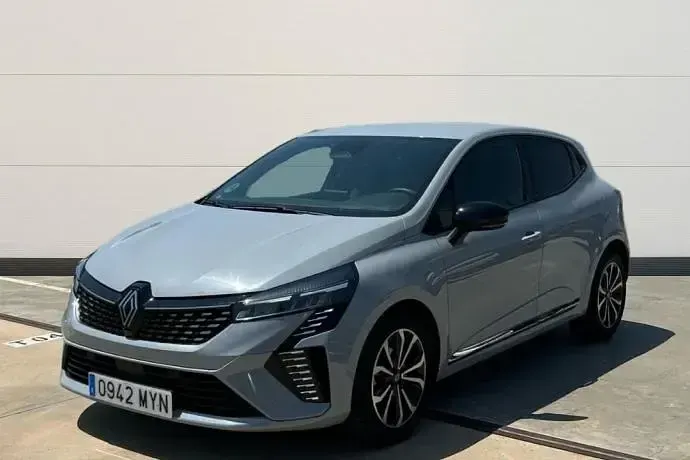 Usado Renault Clio Techno 90 CV (66 kW) 2025 Utilitario