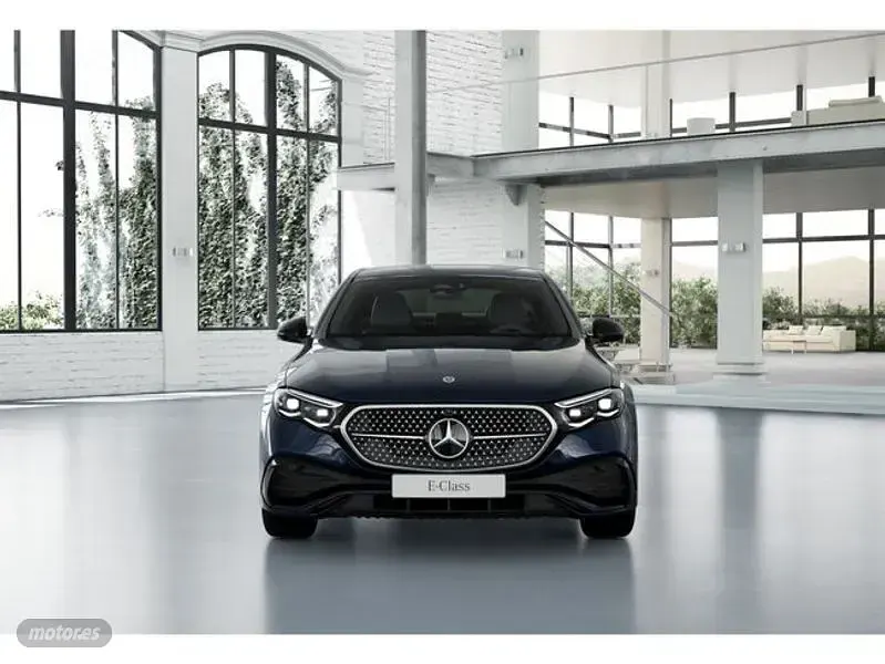Usado Mercedes E300 313 CV (230 kW) 2025 Azul Berlina