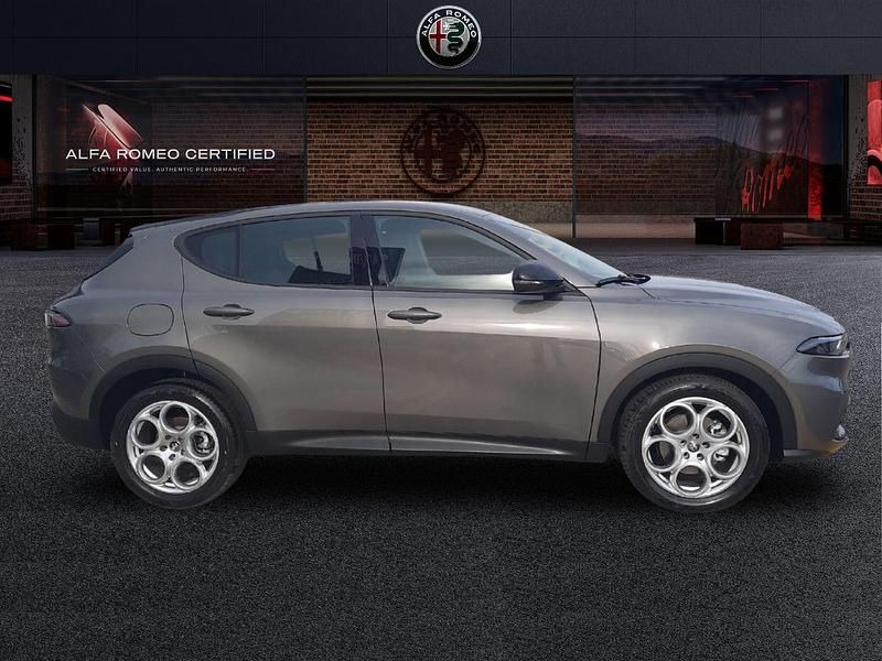 Usado Alfa Romeo Tonale Sprint 130 CV (95 kW) 2023 Gris SUV