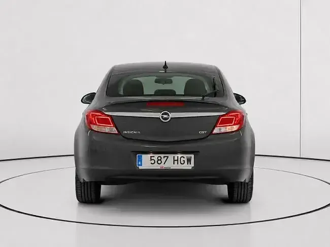 Usado Opel Insignia Edition 130 CV (95 kW) 2011 Gris Berlina