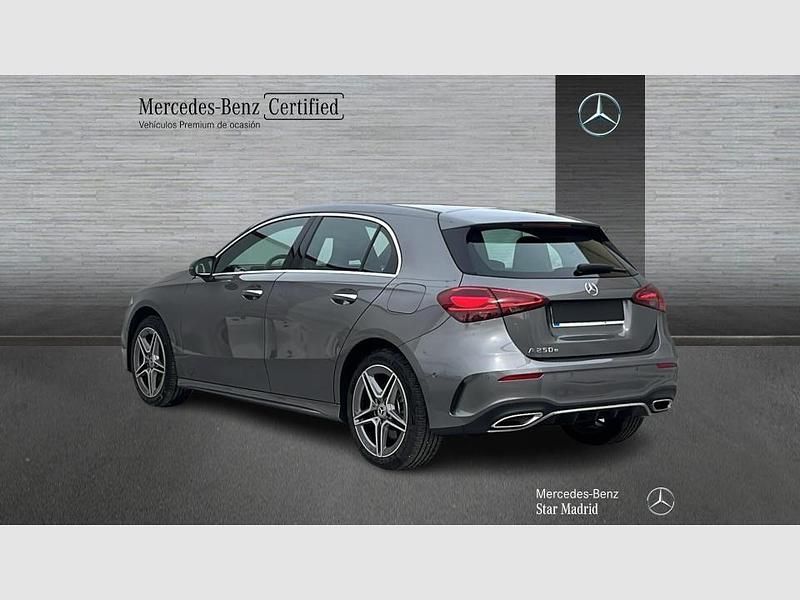 Usado Mercedes A250 218 CV (160 kW) 2025 Gris Berlina