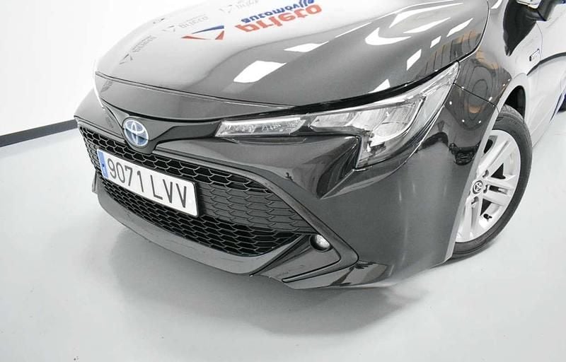 Usado Toyota Corolla Business Edition 122 CV (89 kW) 2022 Negro Utilitario