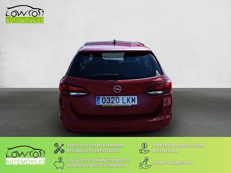 Usado Opel Astra Edition 105 CV (77 kW) 2020 Rojo Familiar