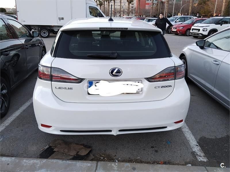 Usado Lexus CT200h 136 CV (100 kW) 2013 Blanco Berlina
