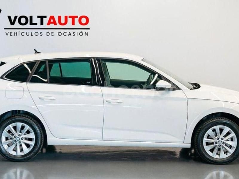 Blanco Usado 2020 Skoda Scala Ambition Utilitario | 11.690 € (Super precio) - Imagen 1/1