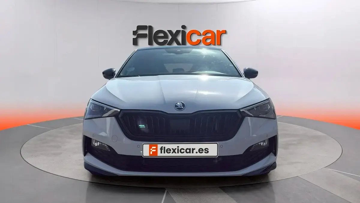 Usado Skoda 110 R Monte Carlo 150 CV (110 kW) 2022 Blanco Berlina