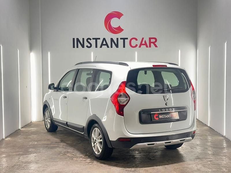 Usado Dacia Lodgy Comfort 115 CV (84 kW) 2022 Blanco Monovolumen