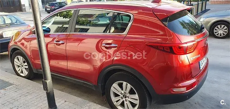 Usado Kia Sportage 115 CV (84 kW) 2016 Rojo SUV