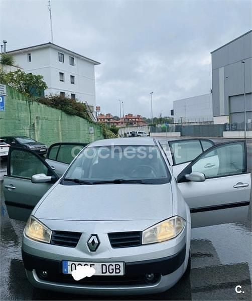 Gris / plata Usado 2005 Renault Mégane II Authentique Berlina | 1450 € (Buen precio) - Imagen 1/2