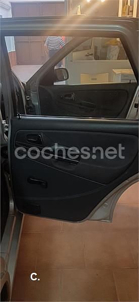 Gris / plata Usado 2000 Seat Cordoba Stella Berlina | 1999 € (Precio justo) - Imagen 1/4