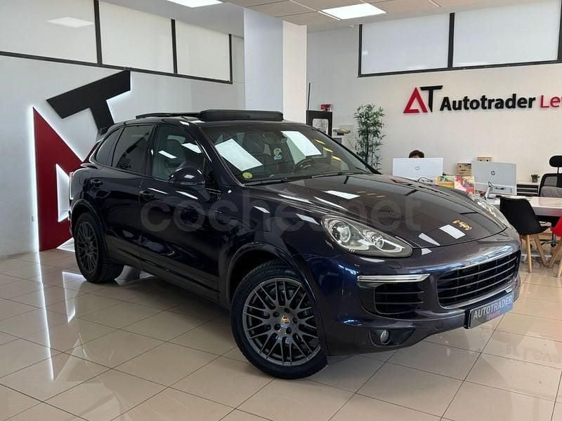 Usado Porsche Cayenne Platinum Edition 262 CV (192 kW) 2017 Violeta / lila SUV