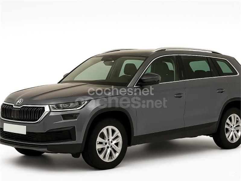 Usado Skoda Kodiaq Ambition 150 CV (110 kW) 2022 Gris / plata SUV