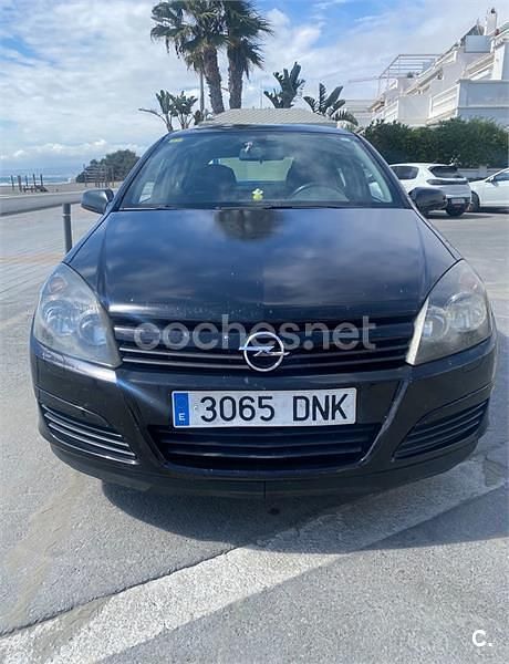 Negro Usado 2005 Opel Astra Enjoy Berlina | 3500 € - Imagen 1/4