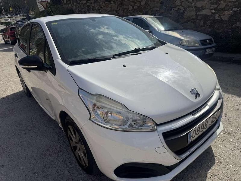 Usado Peugeot 208 Active 75 CV (55 kW) 2016 Blanco Utilitario