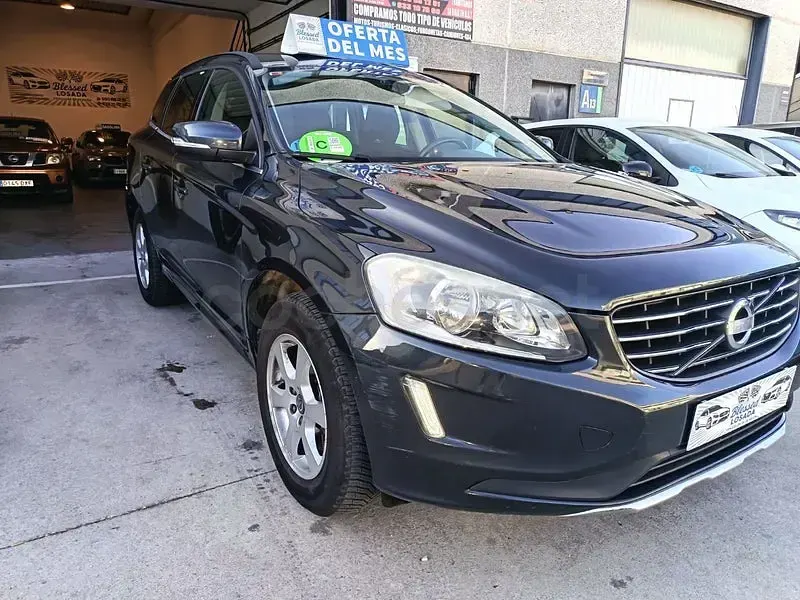Usado Volvo XC60 Momentum 181 CV (133 kW) 2014 Negro SUV