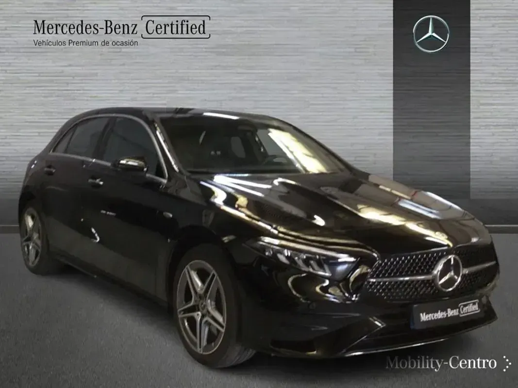 Usado Mercedes A250 163 CV (119 kW) 2025 Negro noche
