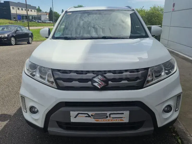 Usado Suzuki Vitara GLX 120 CV (88 kW) 2018 Blanco SUV
