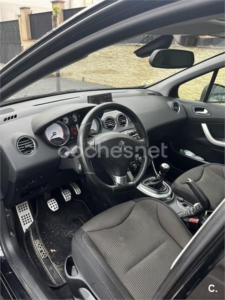 Usado Peugeot 308 Allure 115 CV (84 kW) 2013 Negro Berlina
