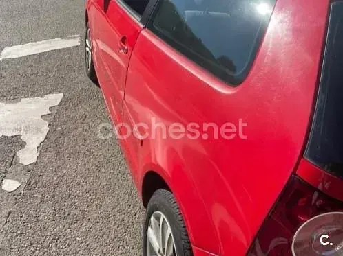 Usado VW Polo Edition 80 CV (58 kW) 2007 Rojo Utilitario